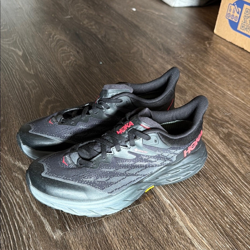 HOKA Speedgoat 5 NEW